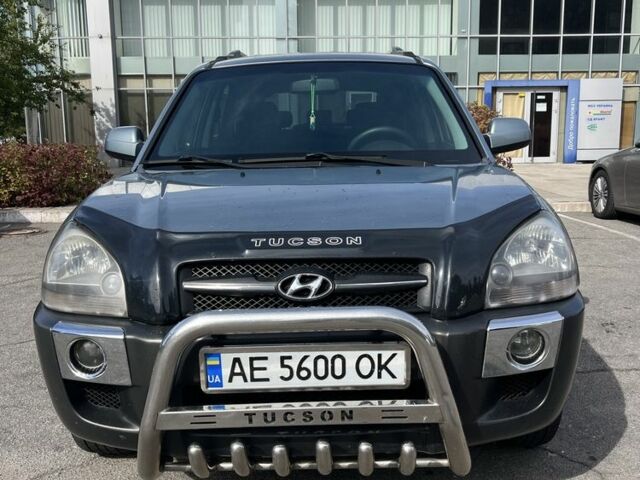 Сірий Хендай Туксон, об'ємом двигуна 2 л та пробігом 170 тис. км за 8700 $, фото 1 на Automoto.ua