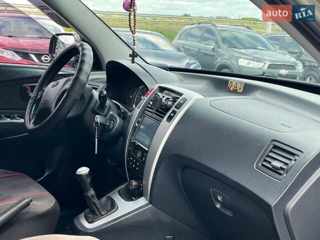 Серый Хендай Туксон, объемом двигателя 2 л и пробегом 255 тыс. км за 7490 $, фото 16 на Automoto.ua