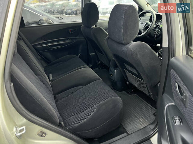 Сірий Хендай Туксон, об'ємом двигуна 2 л та пробігом 257 тис. км за 6550 $, фото 20 на Automoto.ua