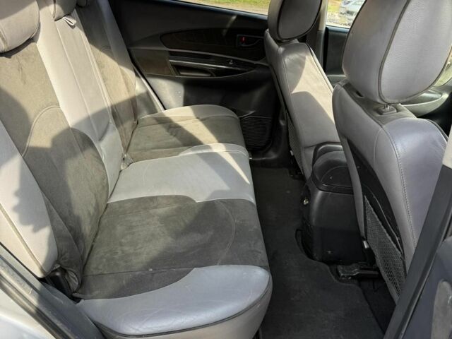 Хендай Туксон 2007 у Харкові на Automoto.ua Сірий Хендай Туксон, об'ємом двигуна 2 л та пробігом 211 тис. км за 4000 $, фото 7 на Automoto.ua