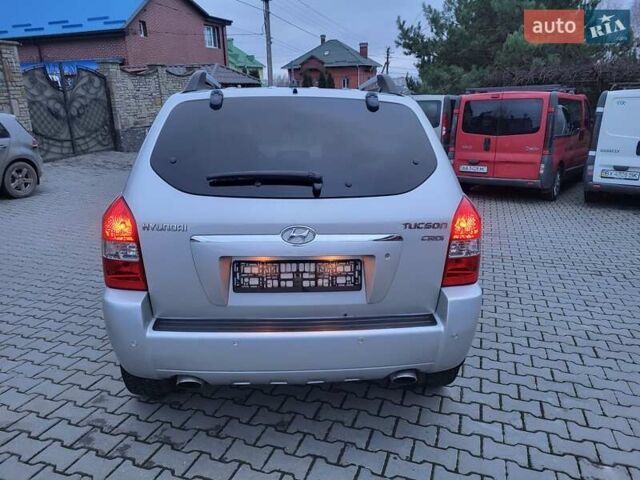 Серый Хендай Туксон, объемом двигателя 2 л и пробегом 240 тыс. км за 8300 $, фото 10 на Automoto.ua