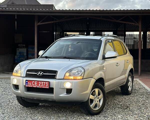 Хендай Туксон 2007 в Бережанах на Automoto.ua Серый Хендай Туксон, объемом двигателя 2 л и пробегом 172 тыс. км за 7400 $, фото 26 на Automoto.ua