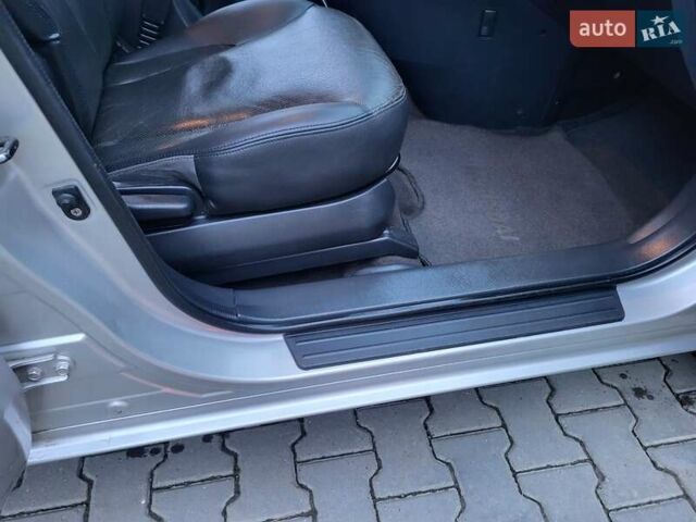Серый Хендай Туксон, объемом двигателя 2 л и пробегом 240 тыс. км за 8300 $, фото 106 на Automoto.ua