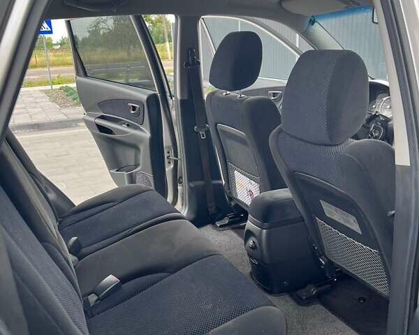 Сірий Хендай Туксон, об'ємом двигуна 1.98 л та пробігом 312 тис. км за 7777 $, фото 15 на Automoto.ua