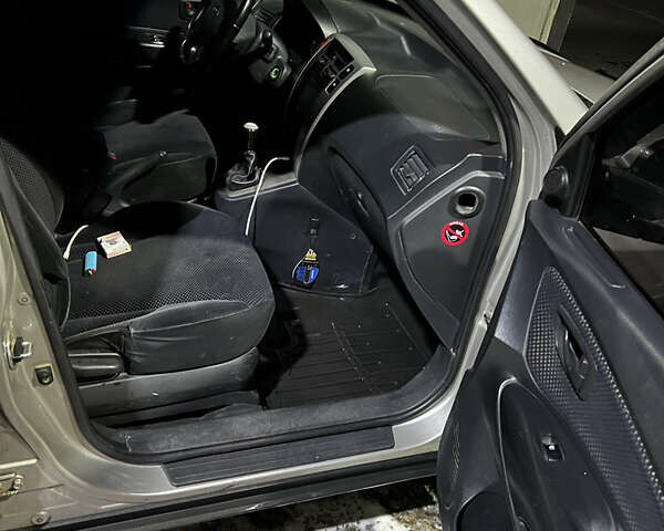 Хендай Туксон 2007 в Запорожье на Automoto.ua Серый Хендай Туксон, объемом двигателя 1.98 л и пробегом 211 тыс. км за 5900 $, фото 2 на Automoto.ua