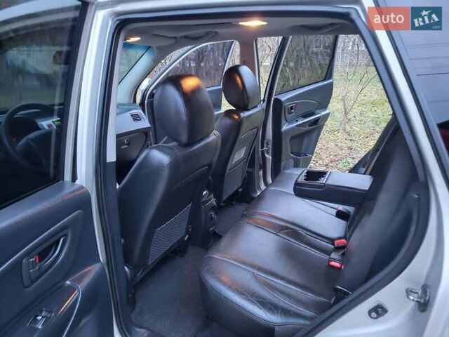 Серый Хендай Туксон, объемом двигателя 2 л и пробегом 240 тыс. км за 8300 $, фото 98 на Automoto.ua