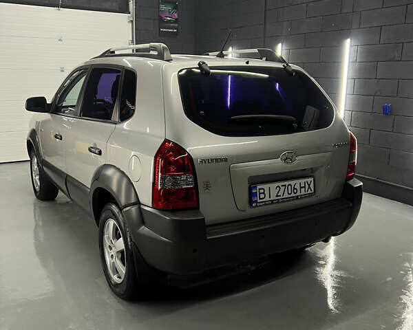 Хендай Туксон 2007 в Полтаве на Automoto.ua Серый Хендай Туксон, объемом двигателя 1.98 л и пробегом 190 тыс. км за 8300 $, фото 2 на Automoto.ua