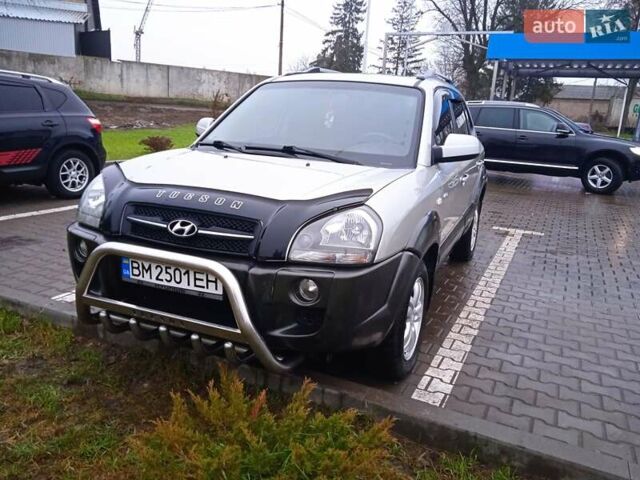 Сірий Хендай Туксон, об'ємом двигуна 1.98 л та пробігом 157 тис. км за 7800 $, фото 2 на Automoto.ua