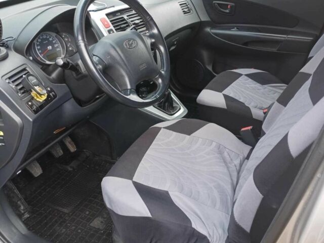 Хендай Туксон 2007 в Белой Церкве на Automoto.ua Серый Хендай Туксон, объемом двигателя 2 л и пробегом 204 тыс. км за 7550 $, фото 5 на Automoto.ua