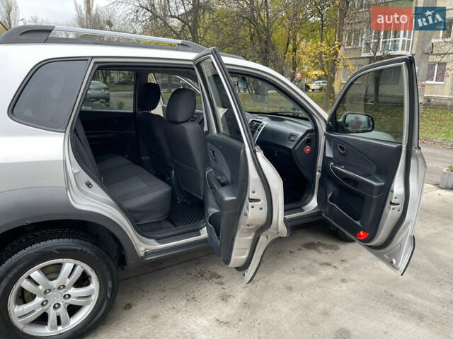 Серый Хендай Туксон, объемом двигателя 2 л и пробегом 290 тыс. км за 6500 $, фото 10 на Automoto.ua