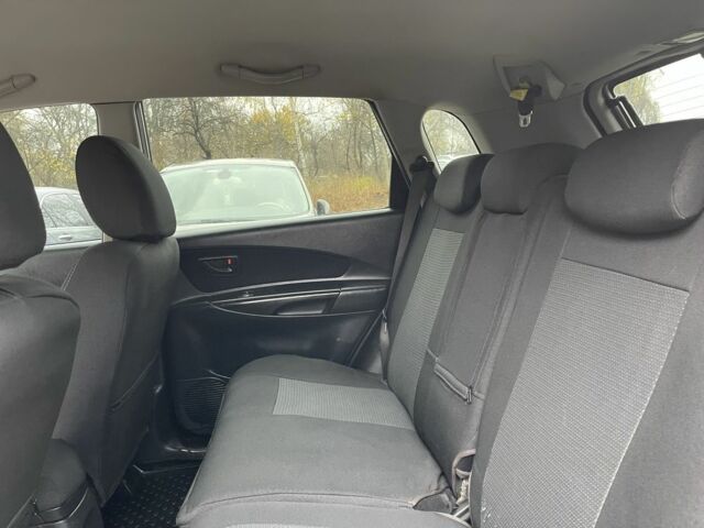 Серый Хендай Туксон, объемом двигателя 2 л и пробегом 290 тыс. км за 6400 $, фото 11 на Automoto.ua