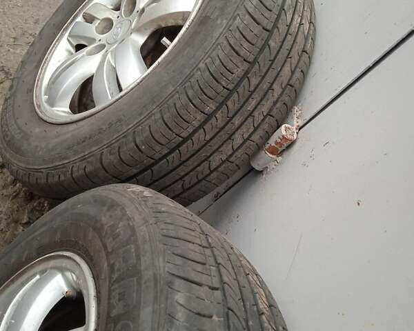 Сірий Хендай Туксон, об'ємом двигуна 1.98 л та пробігом 157 тис. км за 7800 $, фото 41 на Automoto.ua