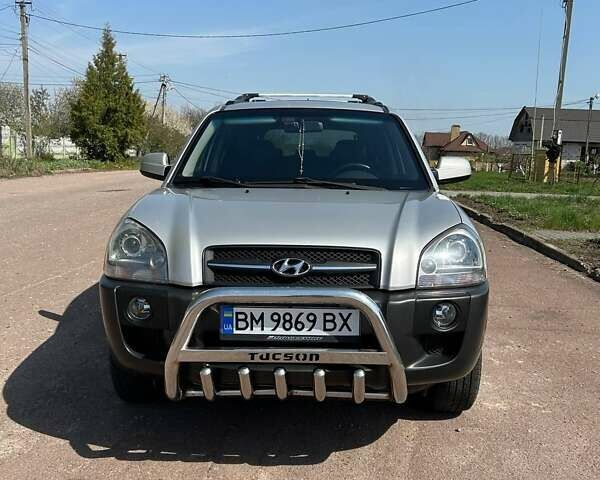 Сірий Хендай Туксон, об'ємом двигуна 1.98 л та пробігом 175 тис. км за 9000 $, фото 3 на Automoto.ua