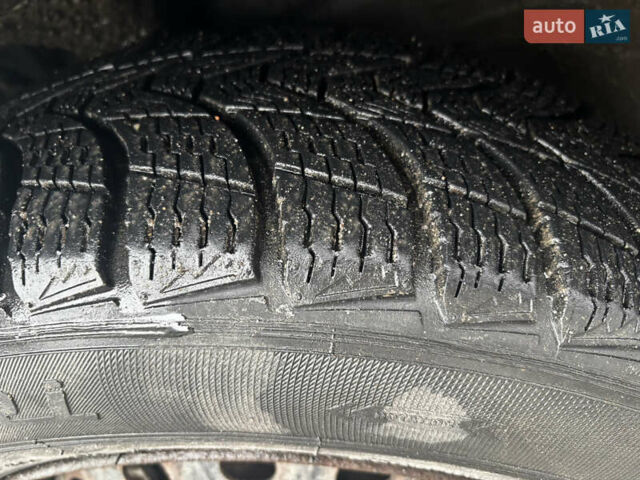 Сірий Хендай Туксон, об'ємом двигуна 2 л та пробігом 255 тис. км за 7600 $, фото 13 на Automoto.ua
