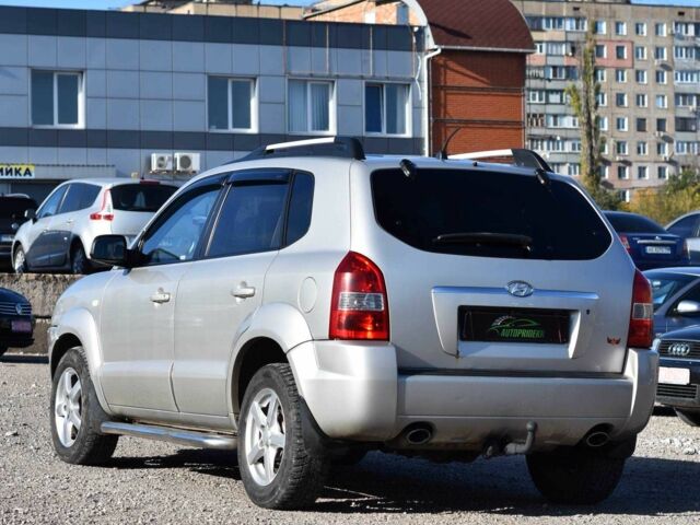 Хендай Туксон 2007 в Кривом Роге на Automoto.ua Серый Хендай Туксон, объемом двигателя 2 л и пробегом 335 тыс. км за 7950 $, фото 3 на Automoto.ua