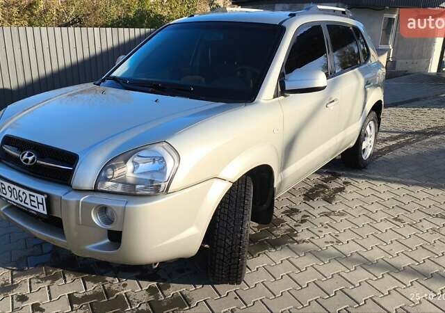 Серый Хендай Туксон, объемом двигателя 1.98 л и пробегом 193 тыс. км за 8400 $, фото 13 на Automoto.ua