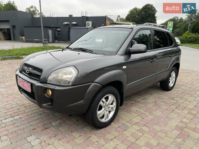 Хендай Туксон 2007 в Калуше на Automoto.ua Серый Хендай Туксон, объемом двигателя 2 л и пробегом 182 тыс. км за 7600 $, фото 13 на Automoto.ua