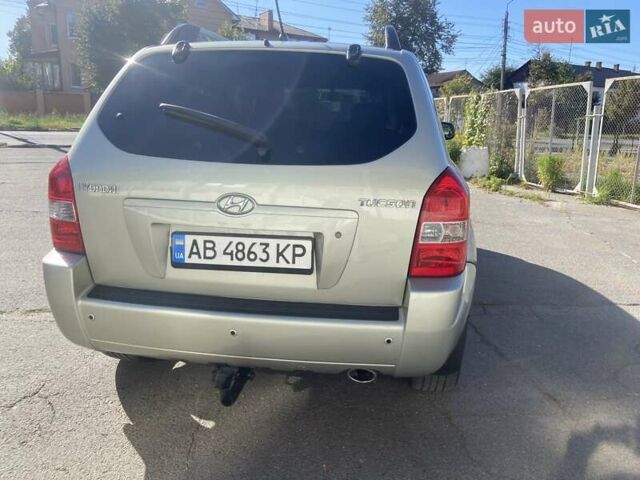 Сірий Хендай Туксон, об'ємом двигуна 1.98 л та пробігом 255 тис. км за 7350 $, фото 16 на Automoto.ua