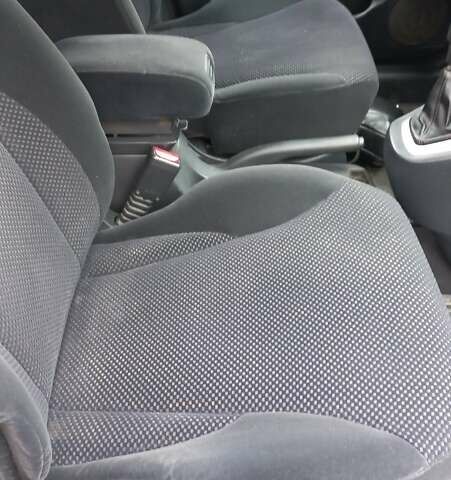 Сірий Хендай Туксон, об'ємом двигуна 2 л та пробігом 203 тис. км за 7700 $, фото 15 на Automoto.ua