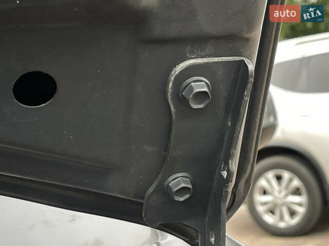 Серый Хендай Туксон, объемом двигателя 2 л и пробегом 182 тыс. км за 7600 $, фото 54 на Automoto.ua