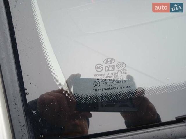 Сірий Хендай Туксон, об'ємом двигуна 1.98 л та пробігом 157 тис. км за 7800 $, фото 35 на Automoto.ua