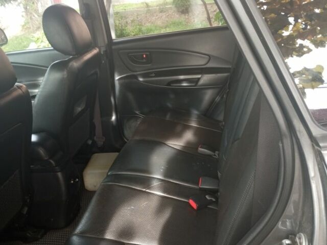 Хендай Туксон 2007 в Мукачеве на Automoto.ua Серый Хендай Туксон, объемом двигателя 2 л и пробегом 280 тыс. км за 8499 $, фото 2 на Automoto.ua