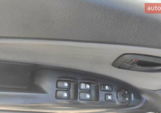 Серый Хендай Туксон, объемом двигателя 2 л и пробегом 185 тыс. км за 7999 $, фото 16 на Automoto.ua