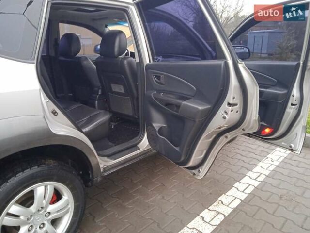 Сірий Хендай Туксон, об'ємом двигуна 1.98 л та пробігом 157 тис. км за 7800 $, фото 27 на Automoto.ua