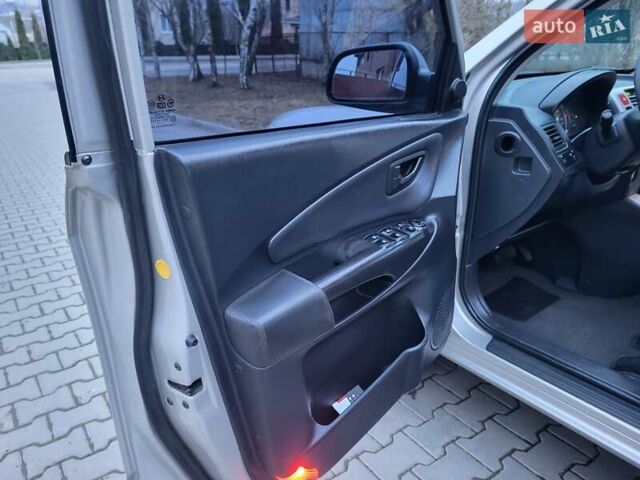 Серый Хендай Туксон, объемом двигателя 2 л и пробегом 240 тыс. км за 8300 $, фото 141 на Automoto.ua