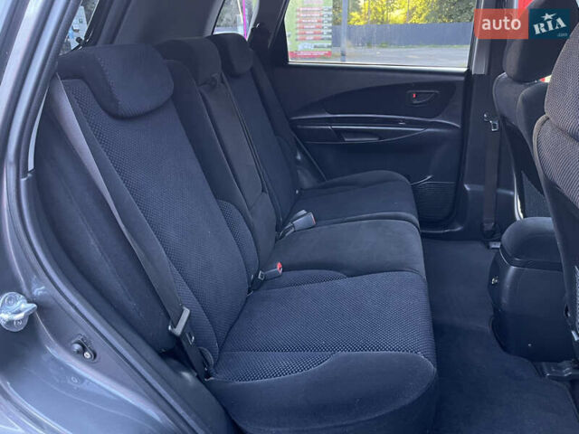 Серый Хендай Туксон, объемом двигателя 2 л и пробегом 182 тыс. км за 7600 $, фото 48 на Automoto.ua