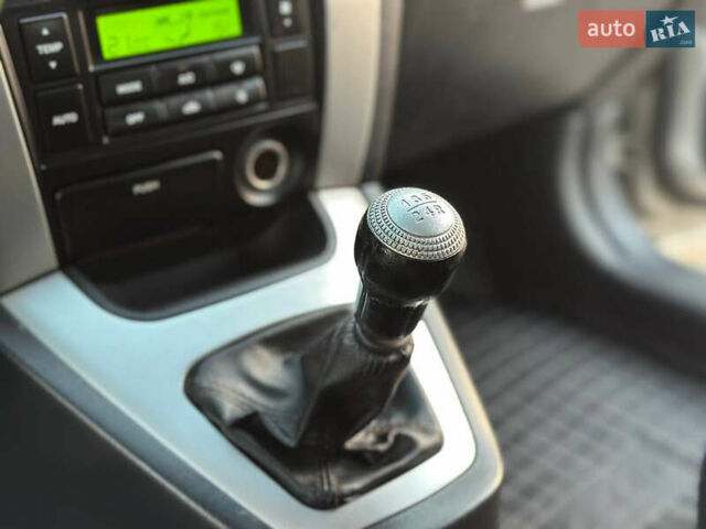 Серый Хендай Туксон, объемом двигателя 1.98 л и пробегом 167 тыс. км за 7300 $, фото 19 на Automoto.ua