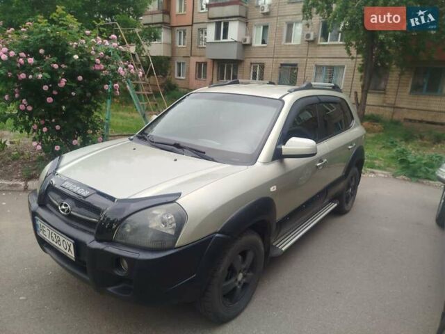 Хендай Туксон 2007 в Кривом Роге на Automoto.ua Серый Хендай Туксон, объемом двигателя 2 л и пробегом 178 тыс. км за 7300 $, фото 9 на Automoto.ua