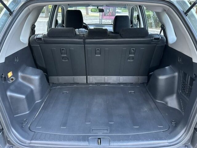 Серый Хендай Туксон, объемом двигателя 2 л и пробегом 110 тыс. км за 10500 $, фото 19 на Automoto.ua