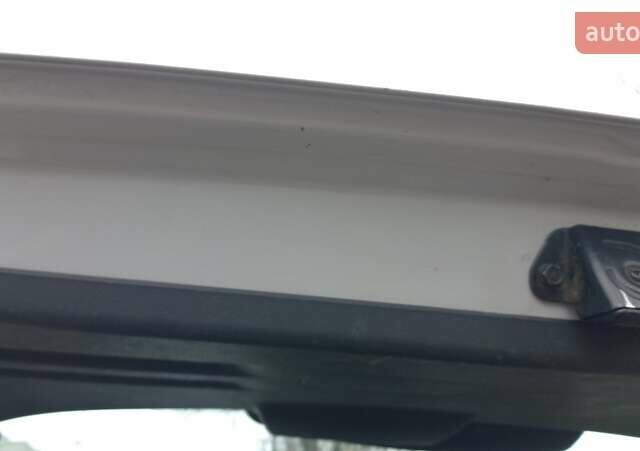 Сірий Хендай Туксон, об'ємом двигуна 2 л та пробігом 203 тис. км за 7700 $, фото 23 на Automoto.ua