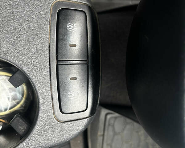 Сірий Хендай Туксон, об'ємом двигуна 2 л та пробігом 255 тис. км за 7600 $, фото 24 на Automoto.ua