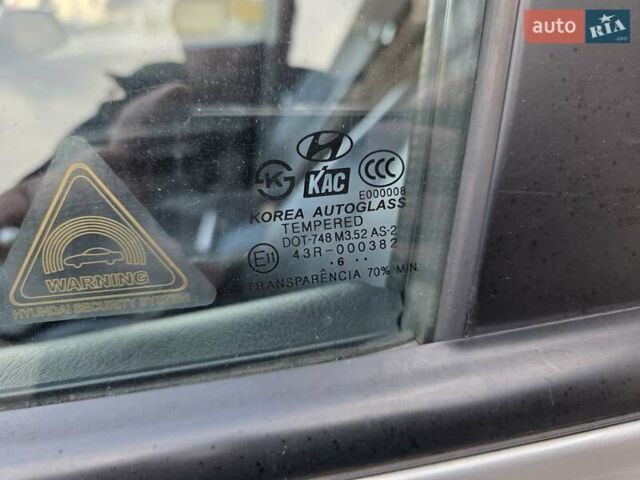 Хендай Туксон 2007 в Луцке на Automoto.ua Серый Хендай Туксон, объемом двигателя 1.98 л и пробегом 120 тыс. км за 7799 $, фото 18 на Automoto.ua