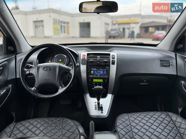 Хендай Туксон 2007 в Запорожье на Automoto.ua Серый Хендай Туксон, объемом двигателя 2 л и пробегом 230 тыс. км за 7900 $, фото 12 на Automoto.ua