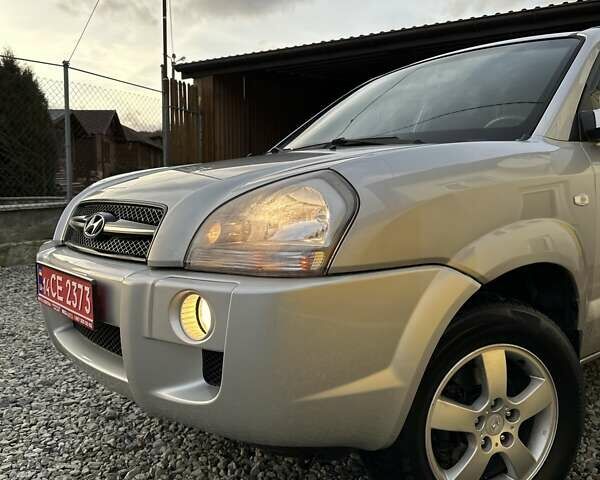 Хендай Туксон 2007 в Бережанах на Automoto.ua Серый Хендай Туксон, объемом двигателя 2 л и пробегом 172 тыс. км за 7400 $, фото 11 на Automoto.ua