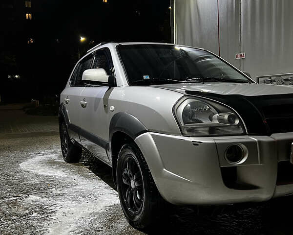 Хендай Туксон 2007 в Запорожье на Automoto.ua Серый Хендай Туксон, объемом двигателя 1.98 л и пробегом 211 тыс. км за 5900 $, фото 11 на Automoto.ua