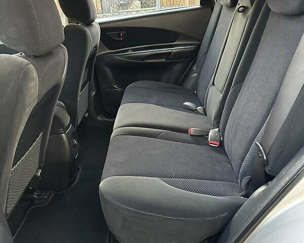 Хендай Туксон 2007 в Бережанах на Automoto.ua Серый Хендай Туксон, объемом двигателя 2 л и пробегом 172 тыс. км за 7400 $, фото 36 на Automoto.ua