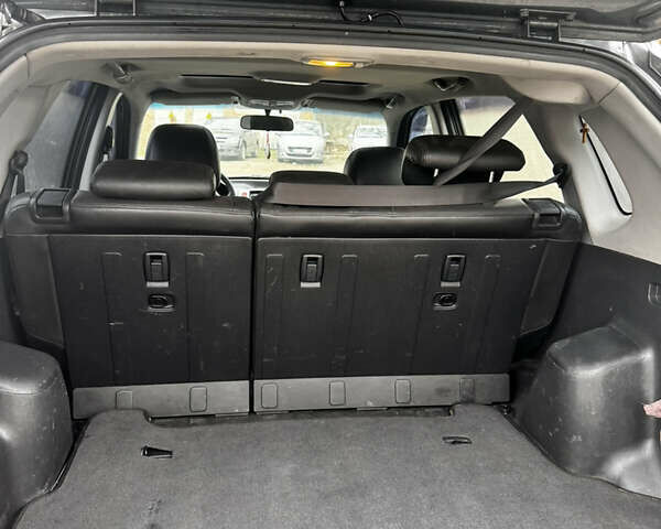 Серый Хендай Туксон, объемом двигателя 2.66 л и пробегом 247 тыс. км за 7250 $, фото 6 на Automoto.ua