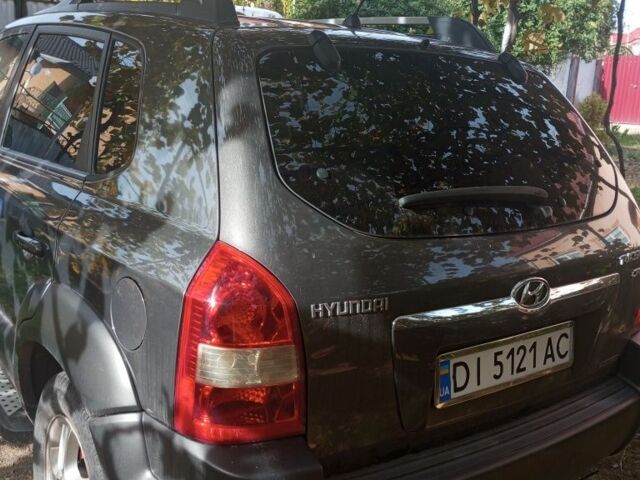 Хендай Туксон 2007 в Мукачеве на Automoto.ua Серый Хендай Туксон, объемом двигателя 2 л и пробегом 280 тыс. км за 8499 $, фото 1 на Automoto.ua