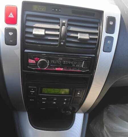 Серый Хендай Туксон, объемом двигателя 2 л и пробегом 185 тыс. км за 7999 $, фото 36 на Automoto.ua