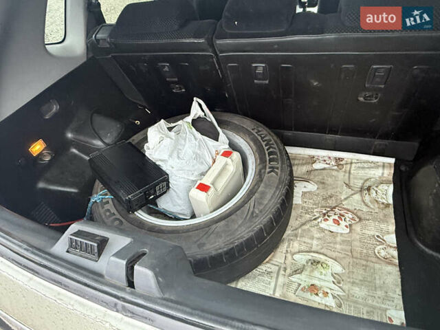 Сірий Хендай Туксон, об'ємом двигуна 1.98 л та пробігом 169 тис. км за 7890 $, фото 21 на Automoto.ua