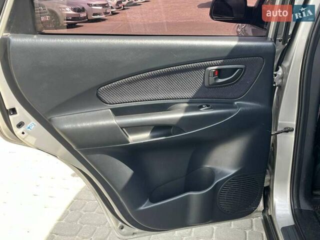 Серый Хендай Туксон, объемом двигателя 2 л и пробегом 255 тыс. км за 7490 $, фото 24 на Automoto.ua