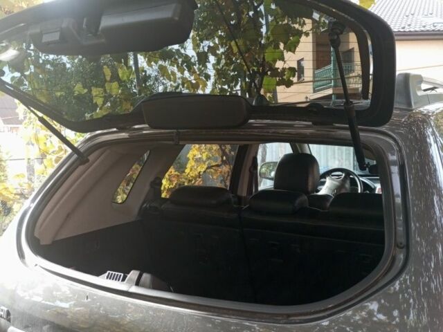 Хендай Туксон 2007 в Мукачеве на Automoto.ua Серый Хендай Туксон, объемом двигателя 2 л и пробегом 280 тыс. км за 8499 $, фото 12 на Automoto.ua