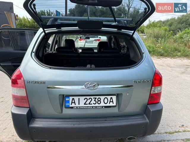 Сірий Хендай Туксон, об'ємом двигуна 2 л та пробігом 319 тис. км за 7399 $, фото 26 на Automoto.ua