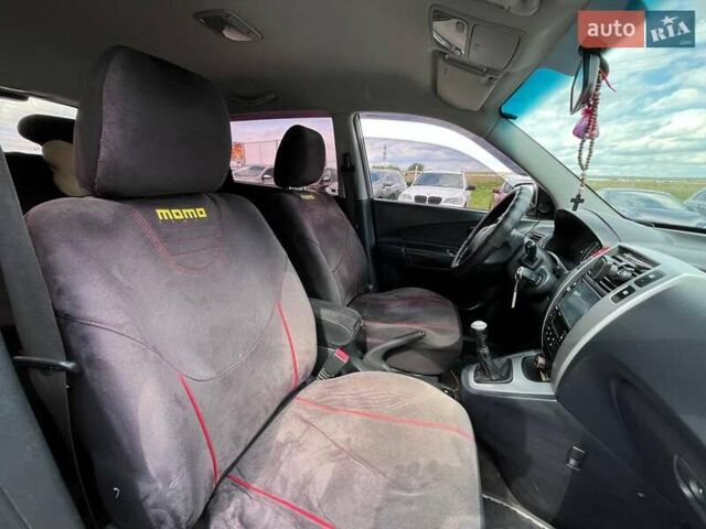 Серый Хендай Туксон, объемом двигателя 2 л и пробегом 255 тыс. км за 7490 $, фото 15 на Automoto.ua