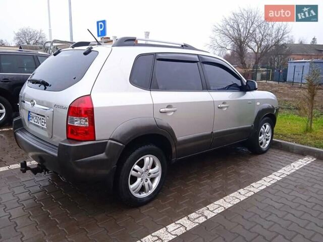 Сірий Хендай Туксон, об'ємом двигуна 1.98 л та пробігом 157 тис. км за 7800 $, фото 7 на Automoto.ua