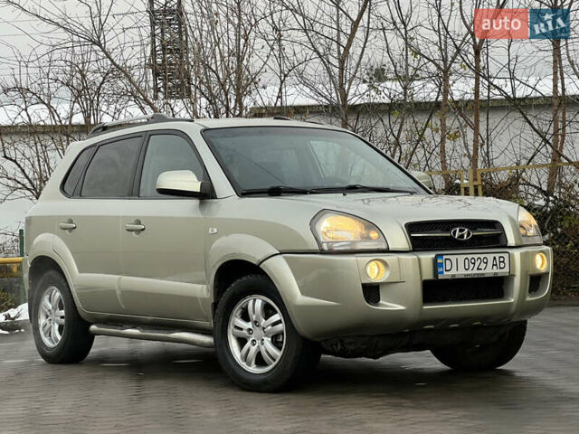 Сірий Хендай Туксон, об'ємом двигуна 2 л та пробігом 257 тис. км за 6550 $, фото 10 на Automoto.ua